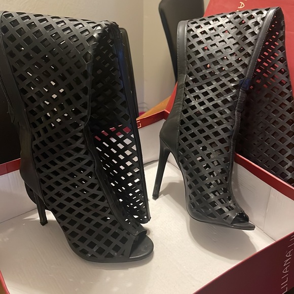 All Black Mesh Knee Highs - Picture 3 of 3